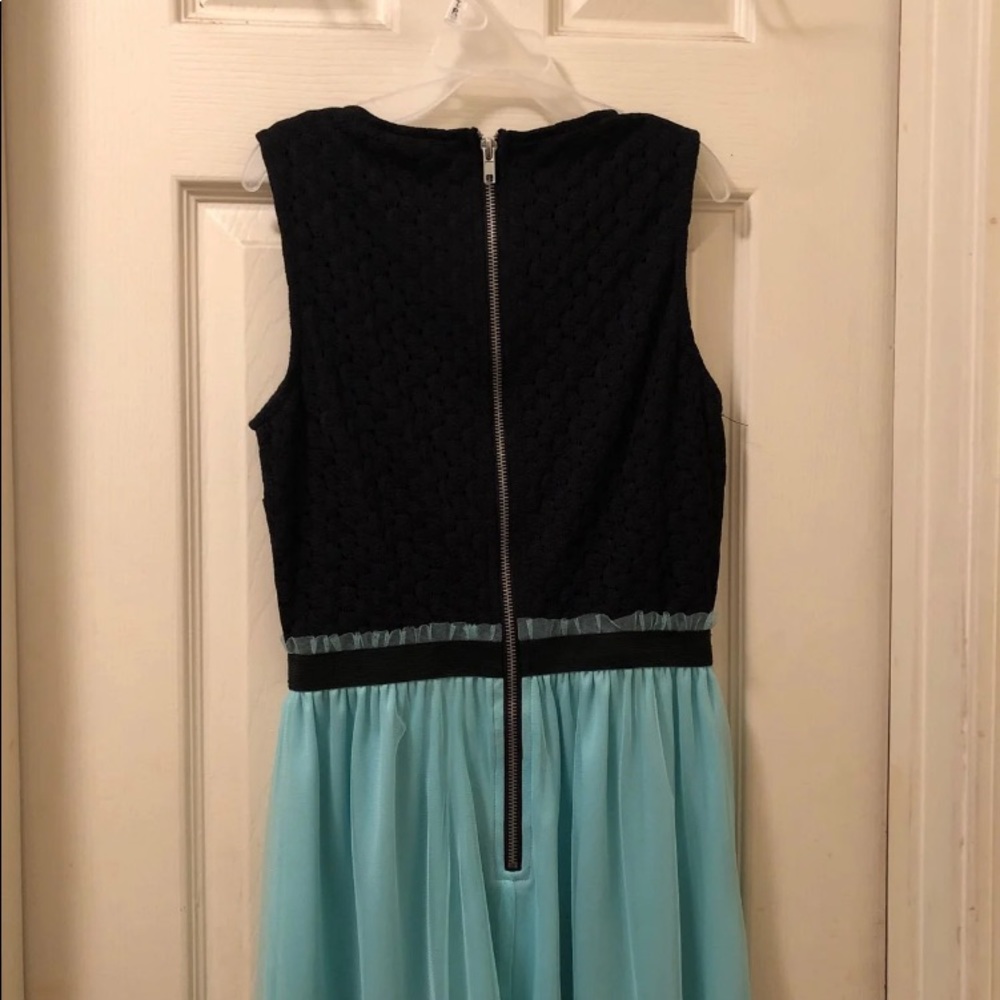 Dress - Picture 4 of 4